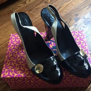 Never worn Tory Burch Black/khaki slingback 💕